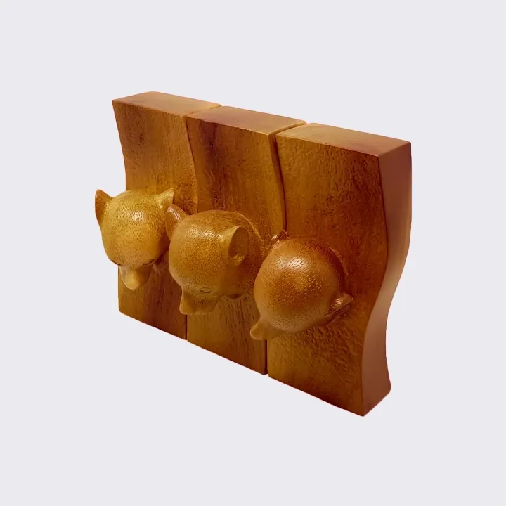 Studio shoot of the sculpture