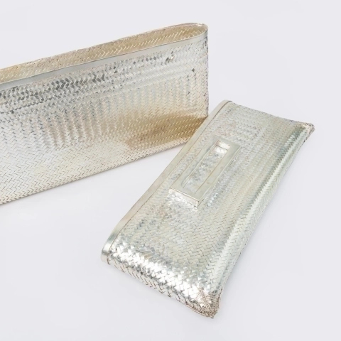 Close-up view of the Evening clutch