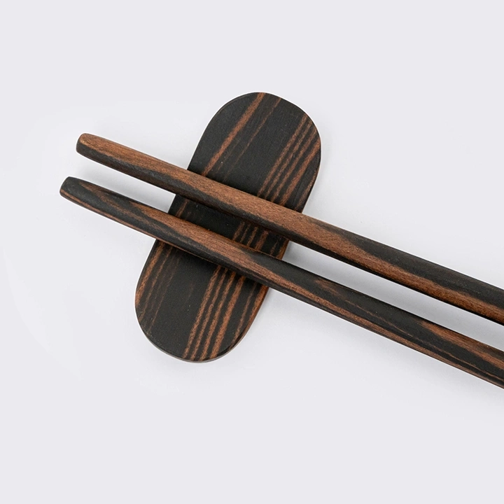 Rotating view highlighting the choopstick's features.