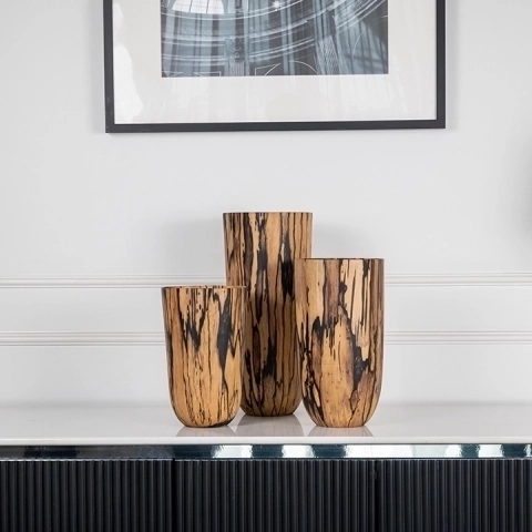 Image showcasing the vase in use.