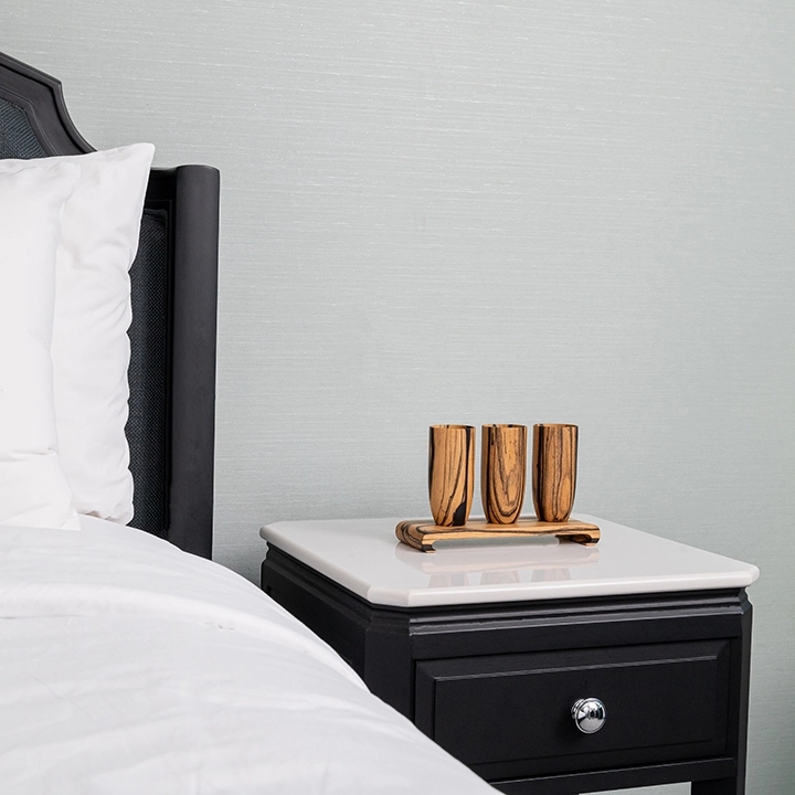 Image showcasing the vase in use 