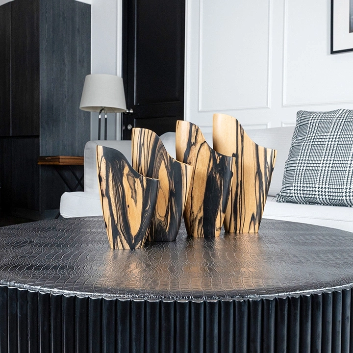 Image showcasing the vase in use.