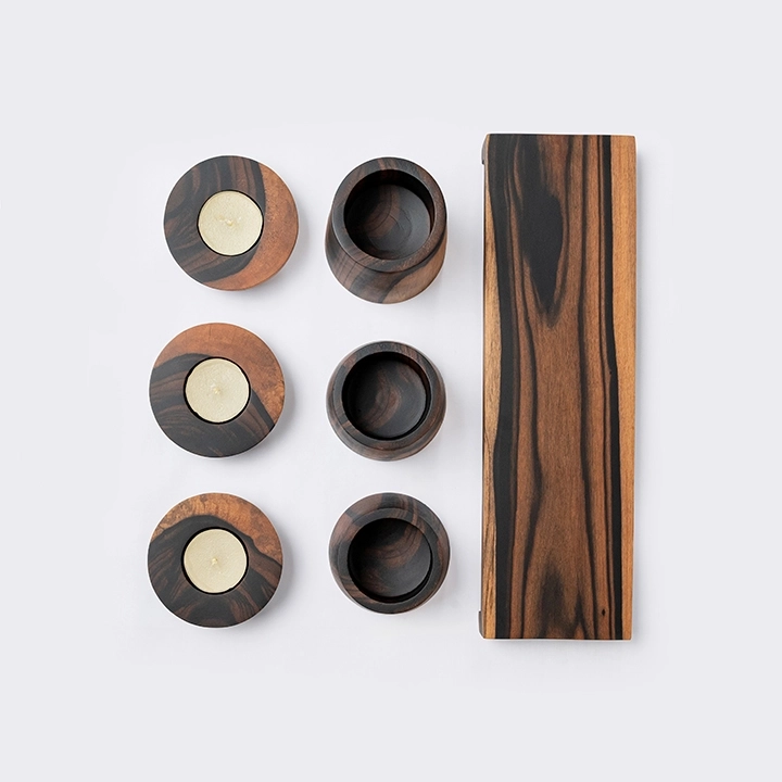 Rotating view highlighting the candle holder's features.