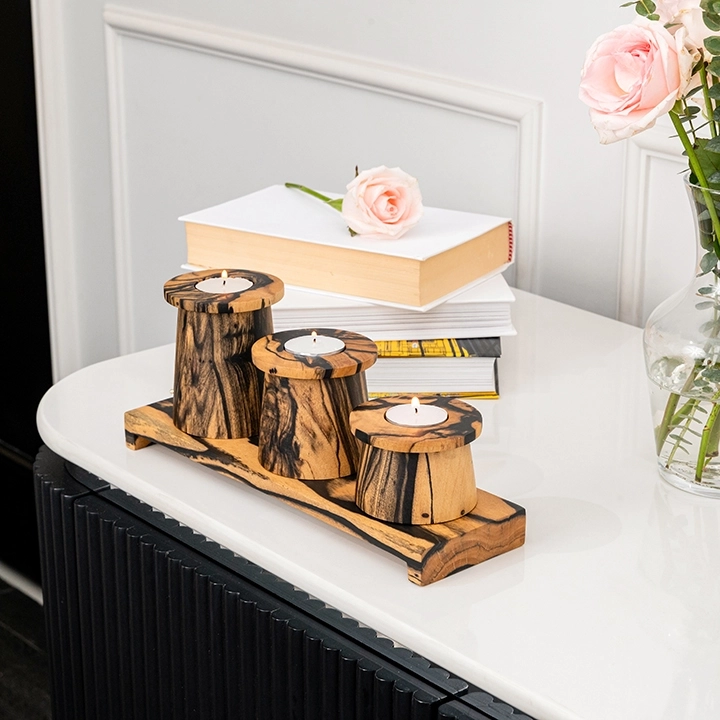 Rotating view highlighting the candle holder's features.