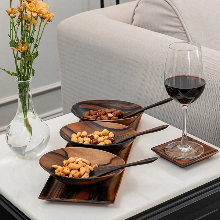 Close-up view of the tray's details.