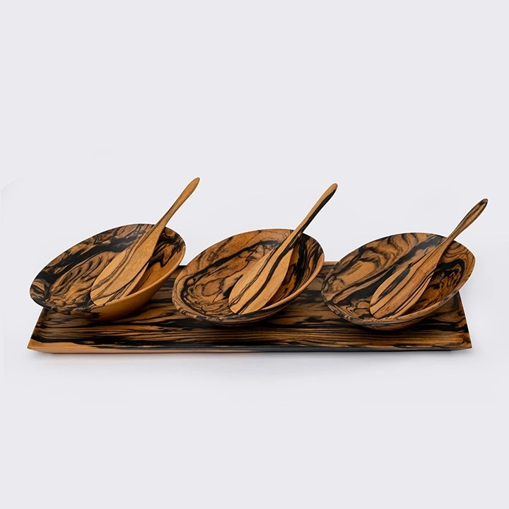 Close-up view of the tray's details.