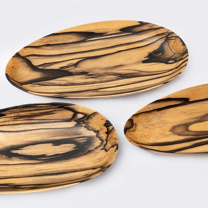 Close-up view of the plates' details.