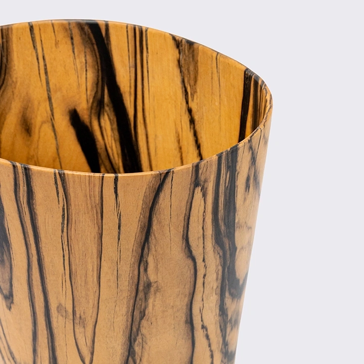 Rotating view highlighting the champagne bucket's features.