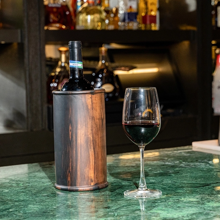 Rotating view highlighting the coaster's features