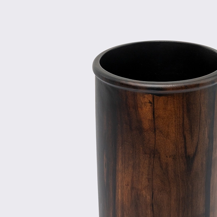 Rotating view highlighting the coaster's features