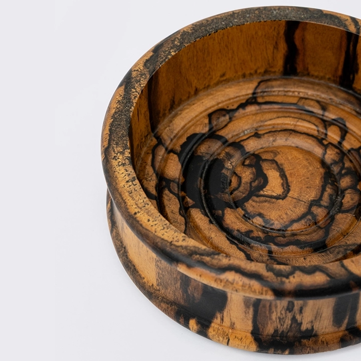 Rotating view highlighting the coaster's features