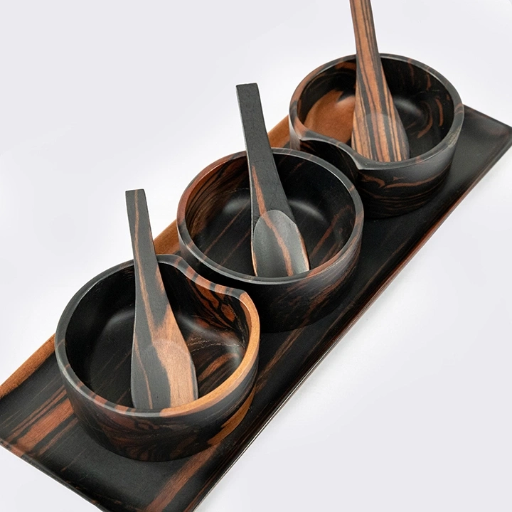 Close-up view of the tray's details.