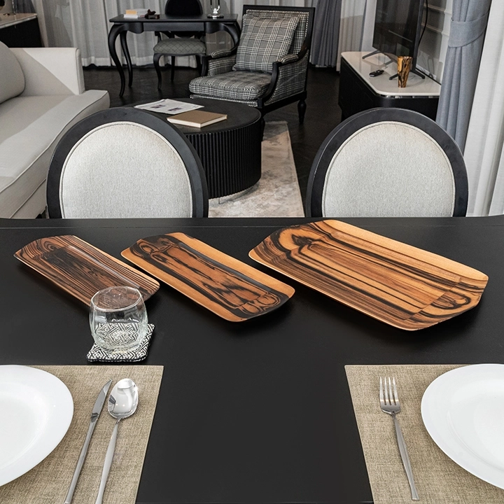 Studio shot of the tray.