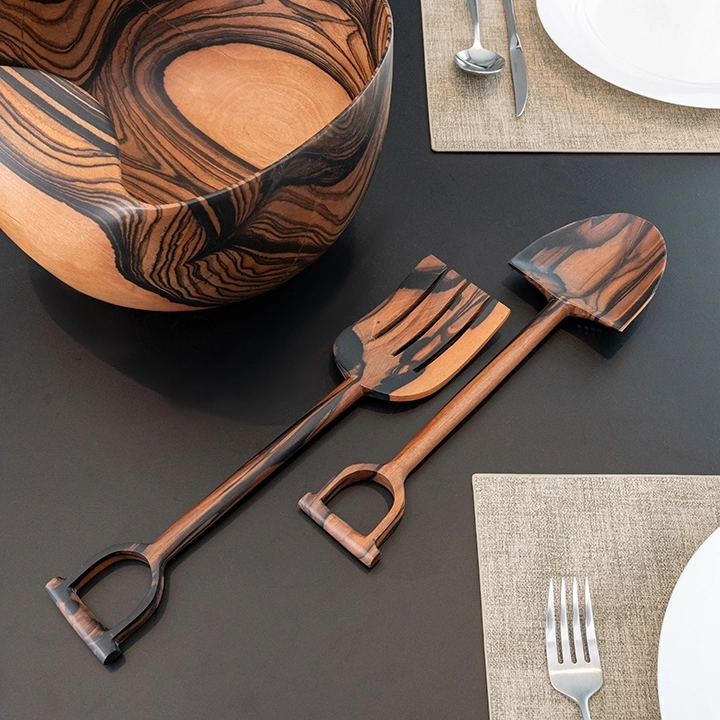 Image showcasing the spoons in use.