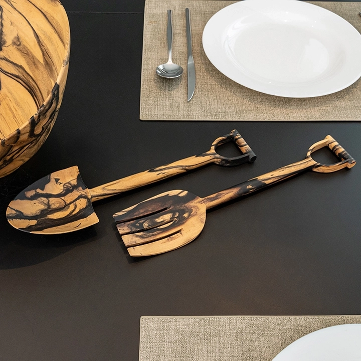 Image showcasing the spoons in use.