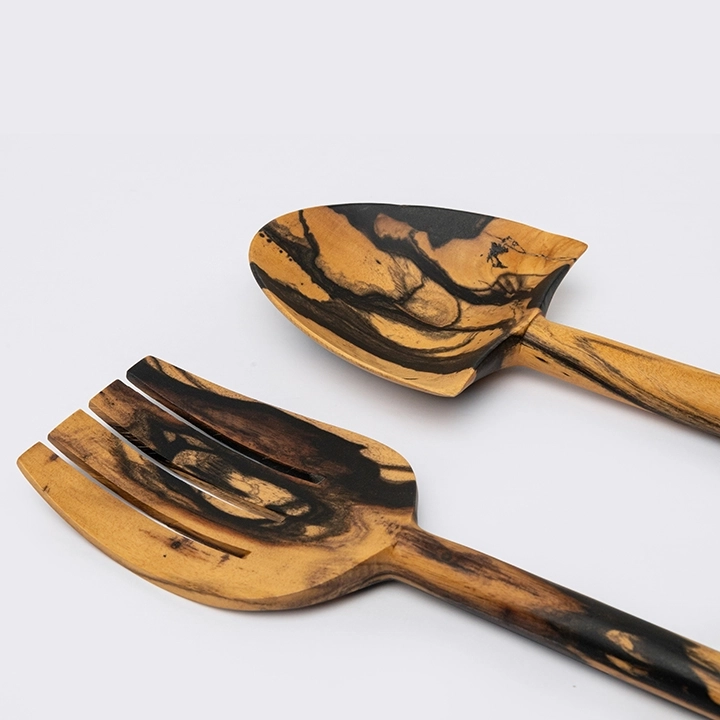 Rotating view highlighting the server 's features