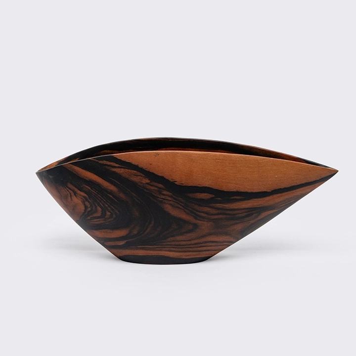 Rotating view highlighting the vase's features