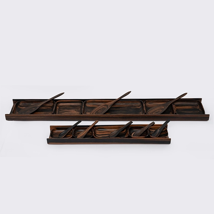 Detail picture of the trays