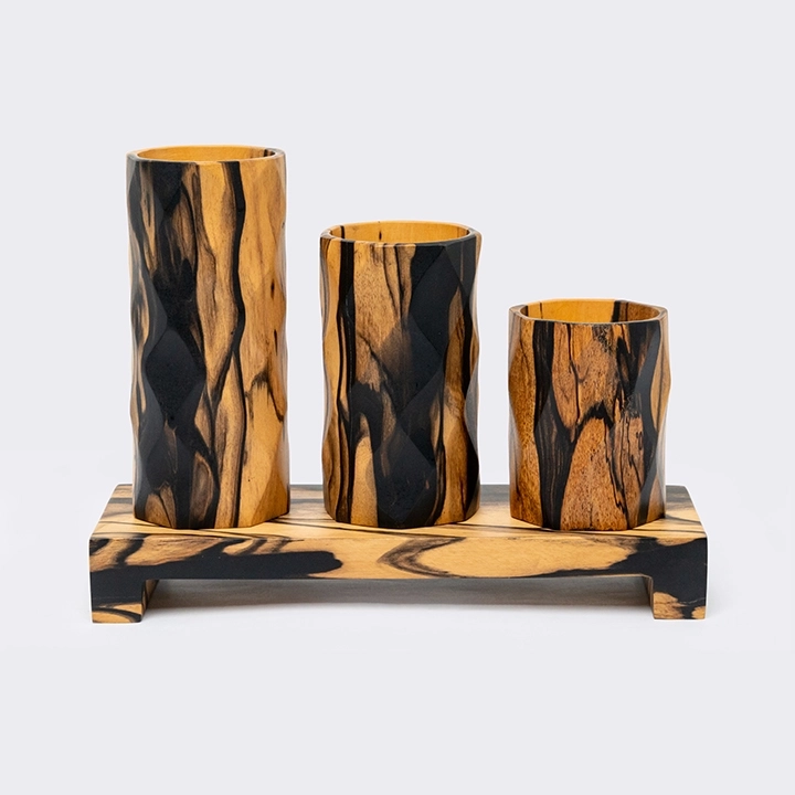 Studio picture of the Black and red Diamonds Pattern Cup