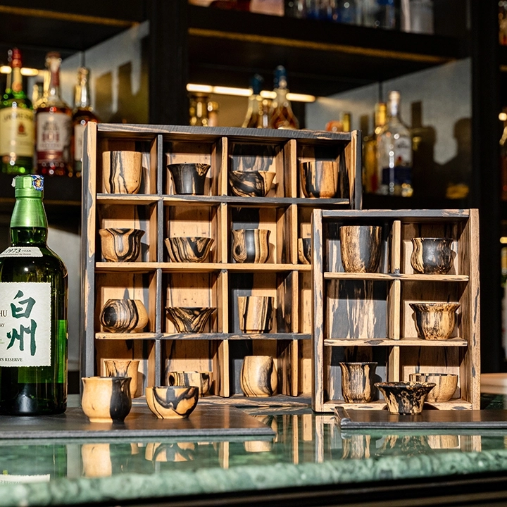 Picture in situ of sake cups Set.17 and set.7 