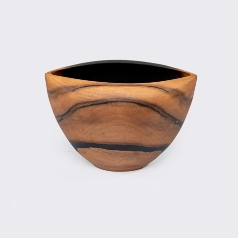 Studio picture of the Oval Curved Edge bowl