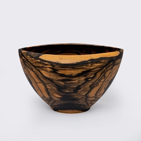 Studio picture of the Oval Curved Edge bowl