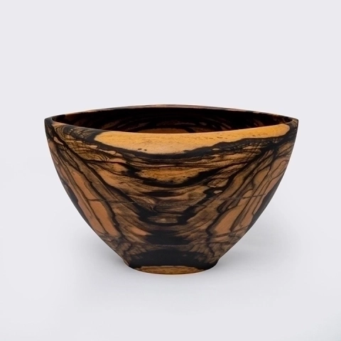 Studio picture of the Oval Curved Edge bowl