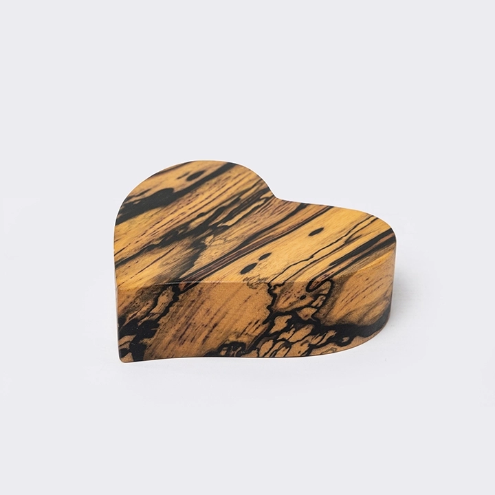 Studio picture of the the Paperweight - Design Heart