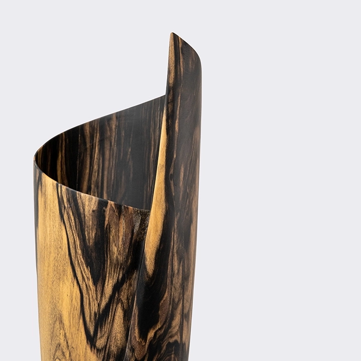 Detail studio picture of the vase