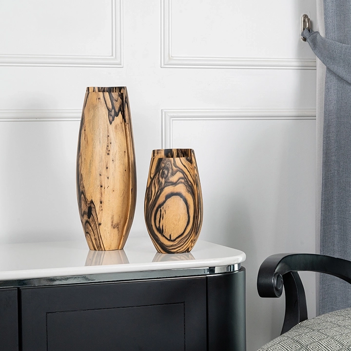 Rotating view highlighting the vase's features