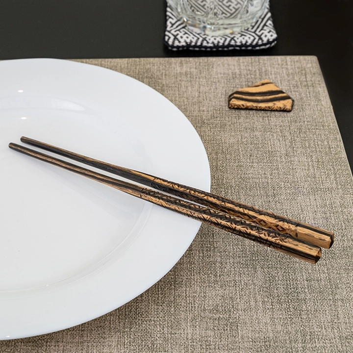  Picture in situ of the chopsticks set.3