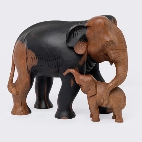 Studio picture of the elephant sculpture motherly love