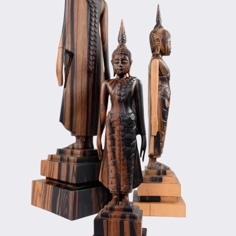 Close-up view of the  buddha's sculpture's details.