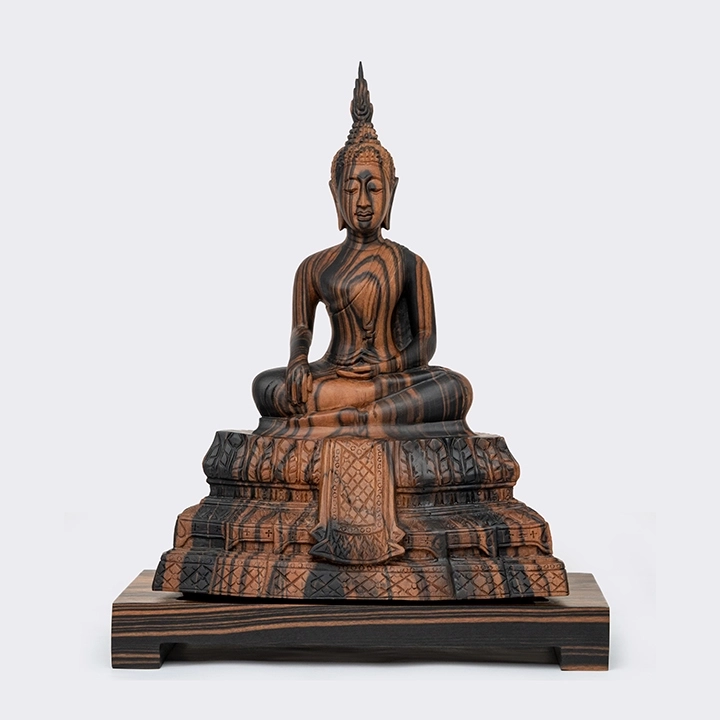Rotating view highlighting the sitting buddha's features