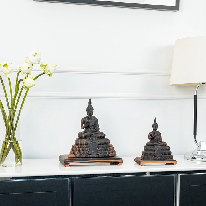 Picture in situ of the Sitting Buddha set.2