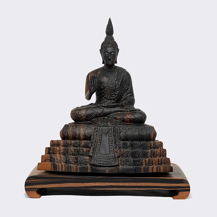 Studio picture of the Sitting Buddha set.2
