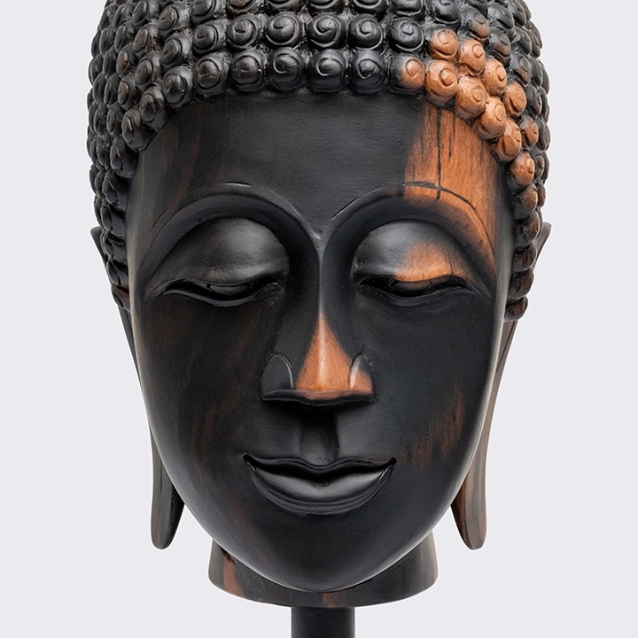 Rotating view highlighting the buddha sculpture's features.