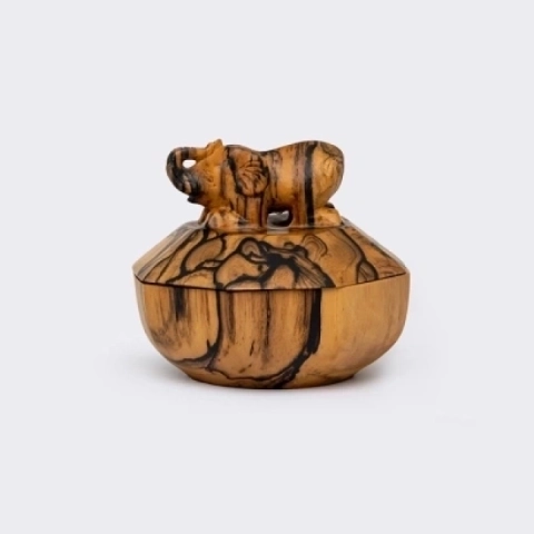 Studio shot of the box.