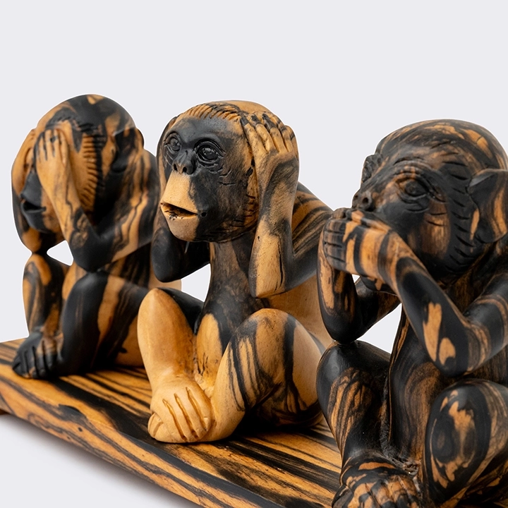 Detail studio picture of the Lao Monkeys 