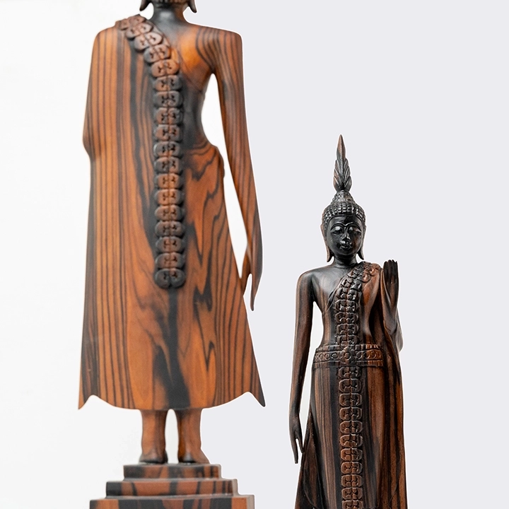 Rotating view highlighting the buddha sculpture's features