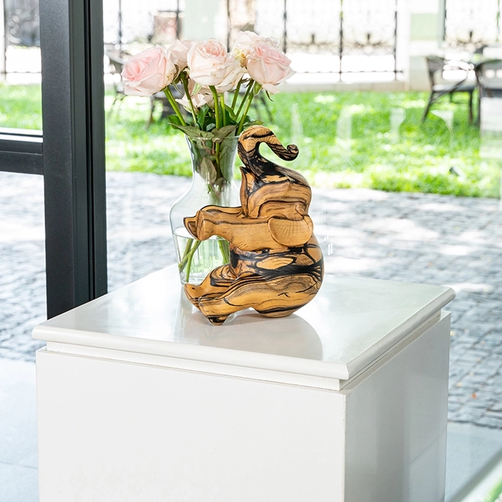 Image showcasing the elephant sculpture in use.