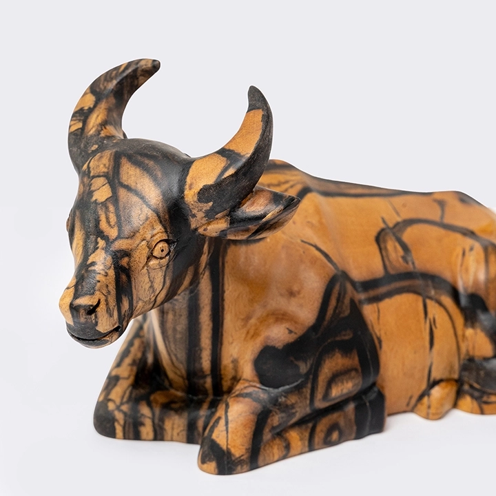 Detail picture of the Reclining Buffalo