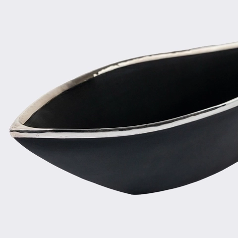 Close-up view of the bowl's details.