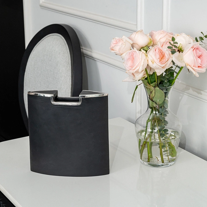 image showcasing the vase in use