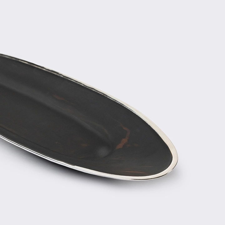 Studio picture of the Platter