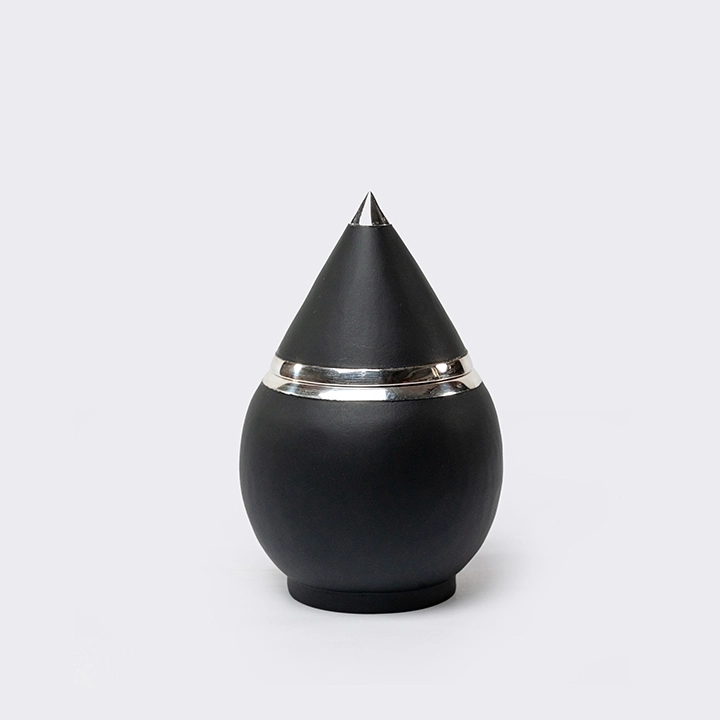 Studio picture of the Jar