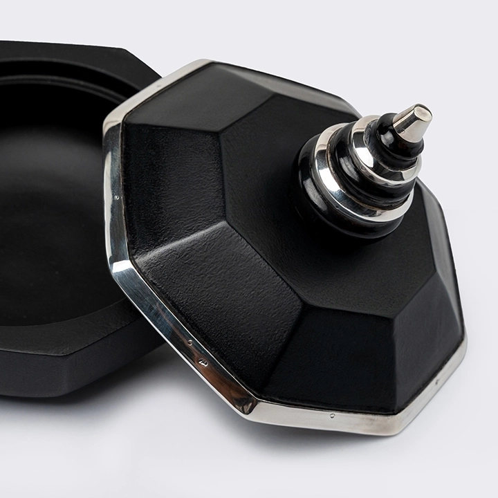 Studio shot of the box