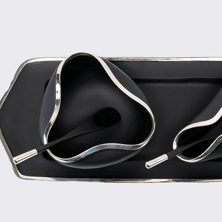 Close-up view of the tray's details.