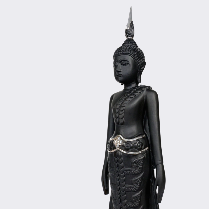 Rotating view highlighting the Buddha sculpture's features.